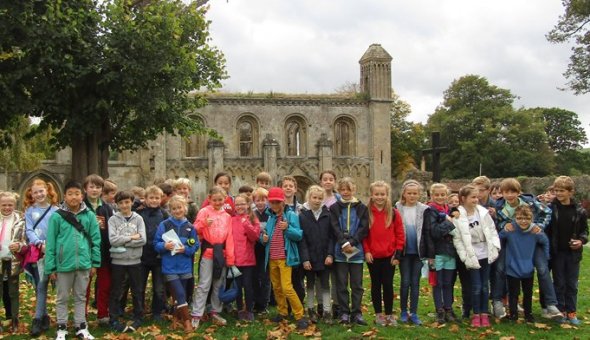 GlastonburyAbbey1