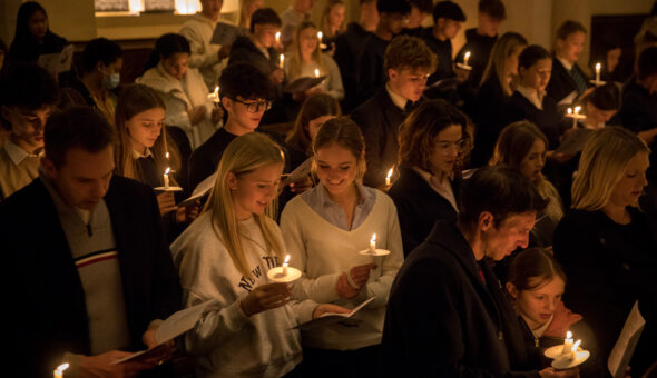 291124 CC Advent Service Upper House Art 3947